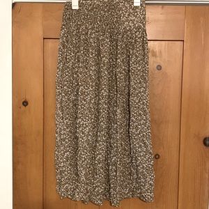 Medium natural life skirt. Olive floral.